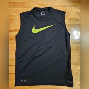 Nike Dri-Fit Size S